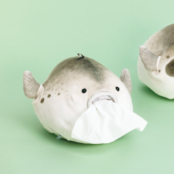 水を吐くフグのぬいぐるみティッシュケース