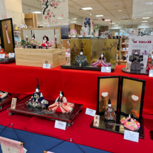 3階 家庭用品売り場  くろちく古布 木目込人形展 開催中